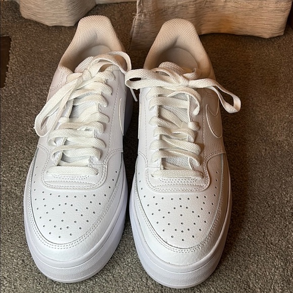 NWOT White Nike Women's Court Vision Alta Low Sneakers Size 11 - Picture 3 of 6